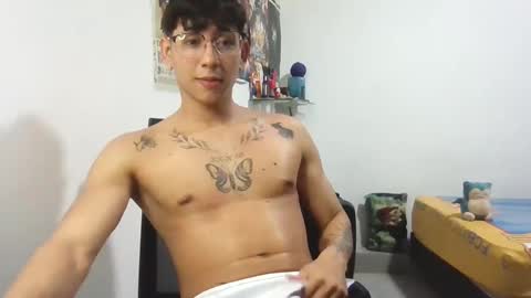 dillom420 online show from February 2025 04:33:02 AM