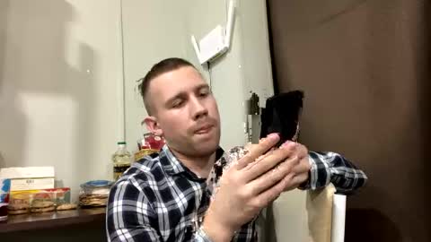 D  V  online show from February 2025 05:46:01 PM