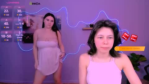 dina_bloom online show from April 2026 06:24:02 PM