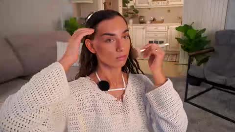 Snapshot of dinacaguimbal chatting on June 2026 08:27:02 AM Dina and ill be glad to be here with you follow to me online show from June 2026 08:27:02 AM