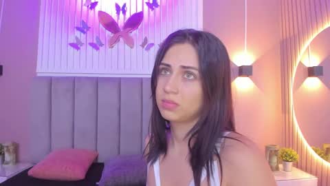 Cristal  online show from January 2025 03:19:02 AM