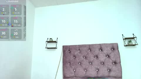 Cristal Independent model online show from April 2026 11:37:02 PM