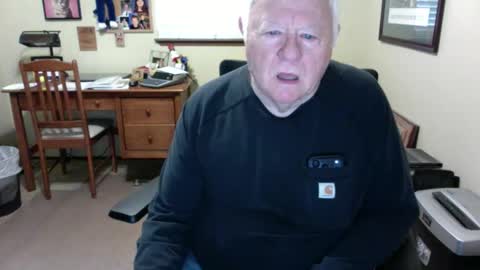 Snapshot of dirtrider195080438 chatting on May 2026 01:40:02 PM dirtrider195080438 online show from May 2026 01:40:02 PM