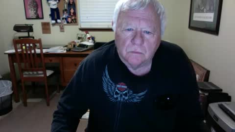 Snapshot of dirtrider195080438 chatting on May 2026 03:46:01 AM dirtrider195080438 online show from May 2026 03:46:01 AM