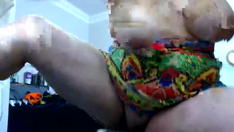 Snapshot of dirtydaisy1998 chatting on October 2025 05:22:02 PM Daisy Wylde online show from October 2025 05:22:02 PM