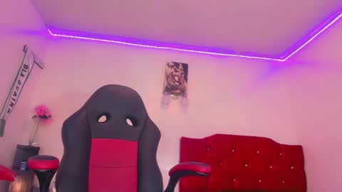 Naomy  online show from January 2025 07:37:01 PM