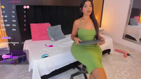 Snapshot of dirtysex18 chatting on January 2025 02:17:02 PM Soffie - Valentina - Yuya Astro online show from January 2025 02:17:02 PM
