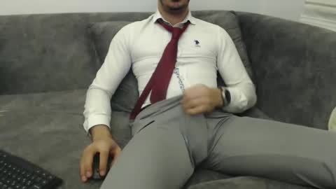 dirtyybooyy77 online show from April 2026 07:33:02 PM