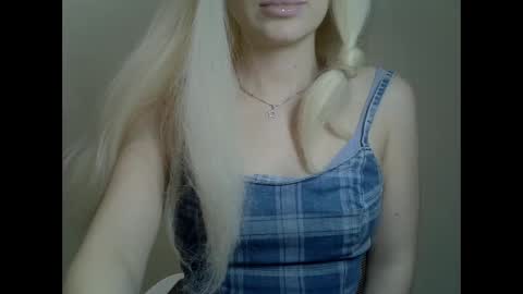 DitaMilton online show from January 2025 08:32:01 PM