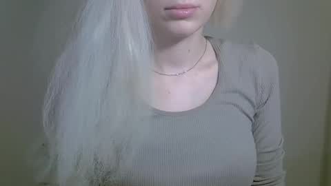 DitaMilton online show from November 2025 03:24:01 PM