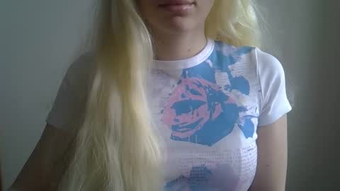 DitaMilton online show from January 2026 09:58:02 AM