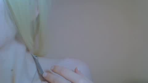 DitaMilton online show from April 2026 08:47:01 PM