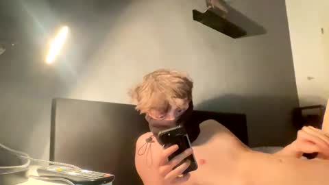 Snapshot of ditwink19 chatting on March 2026 08:00:01 PM ditwink19 online show from March 2026 08:00:01 PM