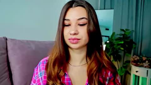 Tia online show from February 2026 08:12:02 PM