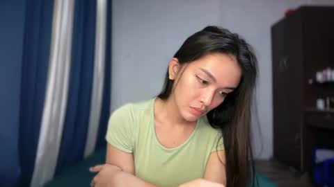Snapshot of divina_graciaxx chatting on July 2026 02:29:01 AM DIVINA online show from July 2026 02:29:01 AM