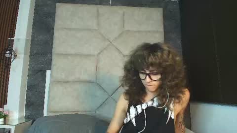 Snapshot of divine____ chatting on July 2026 11:47:01 PM DIVINE online show from July 2026 11:47:01 PM