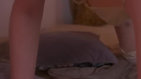 Snapshot of divine_lights chatting on June 2026 10:59:01 PM Eva and Lucia online show from June 2026 10:59:01 PM