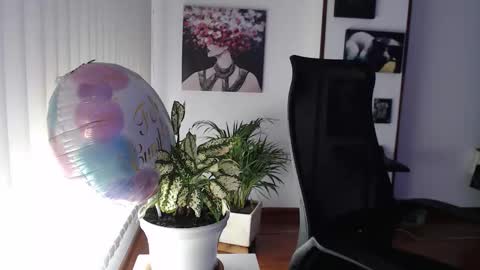 Hera online show from December 2025 12:02:02 PM