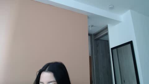 Snapshot of divineisis chatting on April 2026 12:32:01 PM Hera online show from April 2026 12:32:01 PM