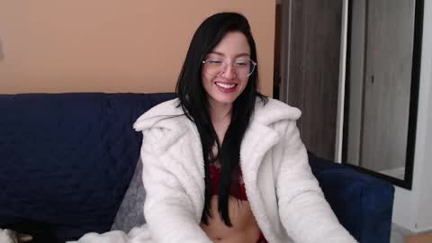 Snapshot of divineisis chatting on May 2026 04:04:02 PM Hera online show from May 2026 04:04:02 PM