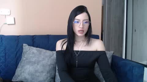 Snapshot of divineisis chatting on May 2026 12:33:02 PM Hera online show from May 2026 12:33:02 PM