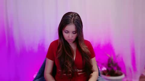 DivineLynn online show from January 2025 04:19:02 PM