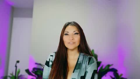 DivineLynn online show from December 2025 02:47:01 PM