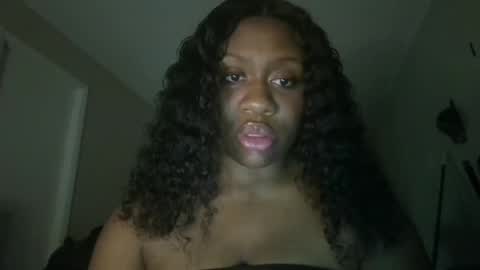 Snapshot of divinitysdesires chatting on May 2026 01:03:02 AM divinitysdesires online show from May 2026 01:03:02 AM