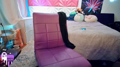 Snapshot of divynejade chatting on December 2024 01:46:01 PM Jade Divyne online show from December 2024 01:46:01 PM