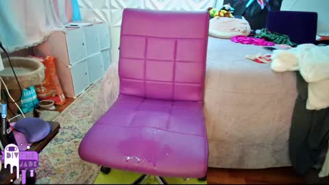 Snapshot of divynejade chatting on December 2024 09:24:01 AM Jade Divyne online show from December 2024 09:24:01 AM