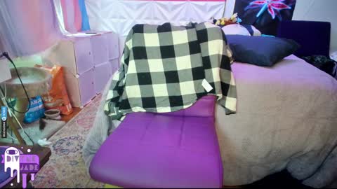 Snapshot of divynejade chatting on December 2024 03:37:01 PM Jade Divyne online show from December 2024 03:37:01 PM