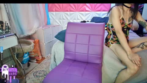 Snapshot of divynejade chatting on December 2024 10:39:02 AM Jade Divyne online show from December 2024 10:39:02 AM