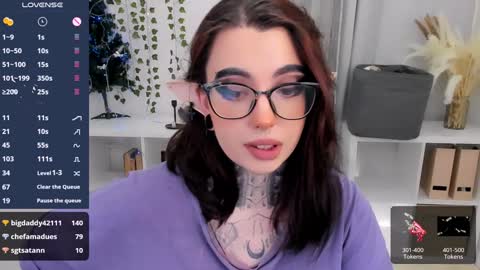 dixipixi_ online show from December 2024 01:29:02 PM