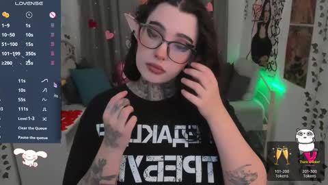 dixipixi_ online show from February 2025 05:41:01 AM