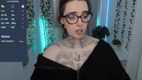 dixipixi_ online show from March 2026 07:22:02 AM