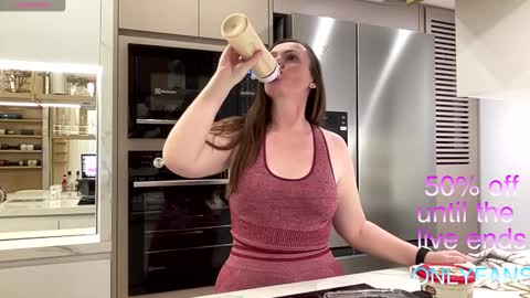 Snapshot of docehot1818 chatting on January 2025 06:47:01 PM Ctia But I prefer to be called DOCE online show from January 2025 06:47:01 PM