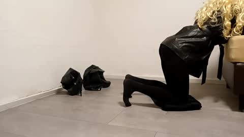 Carolina online show from September 2025 11:52:01 PM