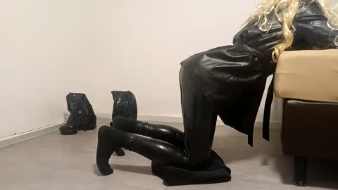 Carolina online show from October 2025 07:09:02 PM