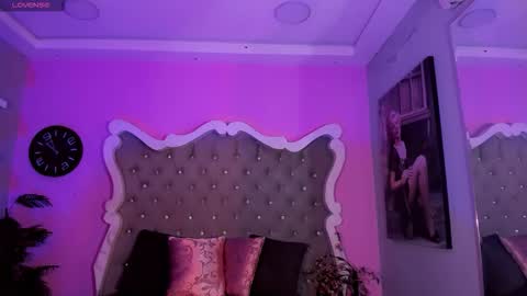 Snapshot of dolarcity760752 chatting on November 2025 06:12:01 AM dolarcity760752 online show from November 2025 06:12:01 AM