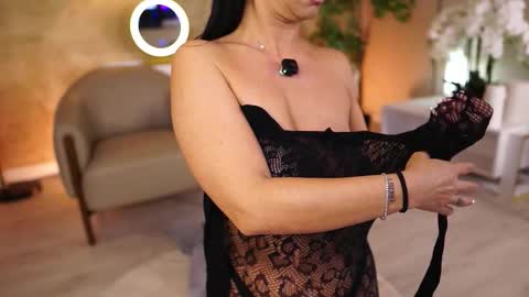 Monica online show from October 2025 09:53:01 AM
