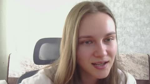Snapshot of dolcezza_ chatting on May 2026 12:00:01 PM dolcezza_ online show from May 2026 12:00:01 PM