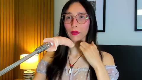 Snapshot of doll_bella_ chatting on July 2026 07:54:01 PM Bella online show from July 2026 07:54:01 PM