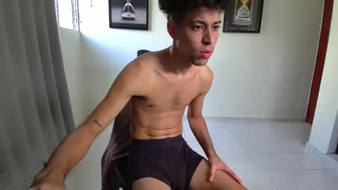 DollarHot30 online show from December 2025 07:55:01 PM