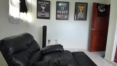 DollarHot30 online show from April 2026 05:08:02 PM