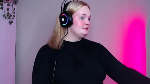 Miss Rose online show from October 2025 11:31:02 AM