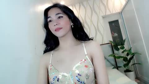 Snapshot of dollinheat chatting on October 2025 06:08:02 PM Make me Happy online show from October 2025 06:08:02 PM