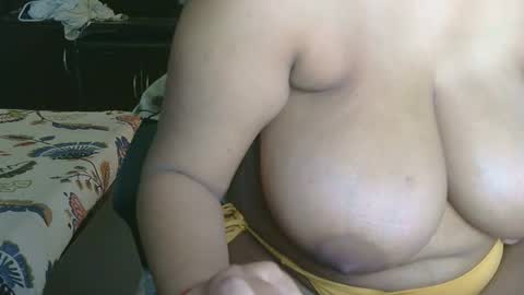 dolly_2 online show from March 2026 04:18:01 AM