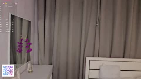 Emilia online show from December 2025 04:18:02 AM