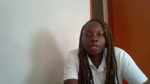 dollyvee online show from April 2026 12:44:02 PM