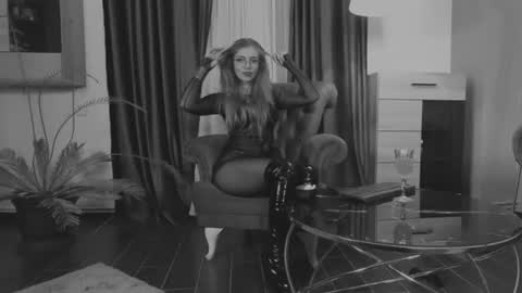 Dolores Sage online show from August 2026 10:01:02 PM